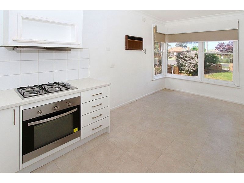 28 Gellibrand Crescent, Reservoir VIC 3073