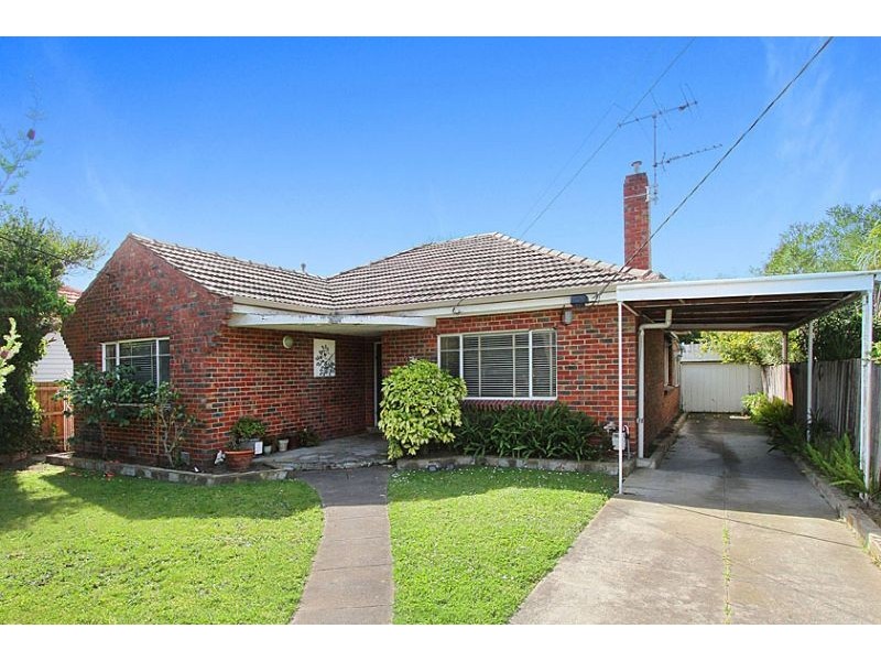 24 Southernhay Street, Reservoir VIC 3073