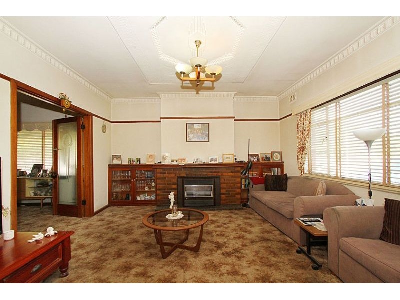 24 Southernhay Street, Reservoir VIC 3073