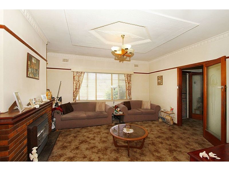 24 Southernhay Street, Reservoir VIC 3073