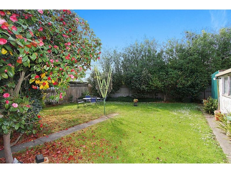 24 Southernhay Street, Reservoir VIC 3073