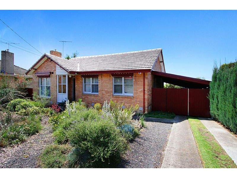 38 Gisborne Crescent, Reservoir VIC 3073