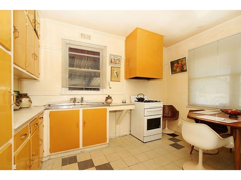 38 Gisborne Crescent, Reservoir VIC 3073