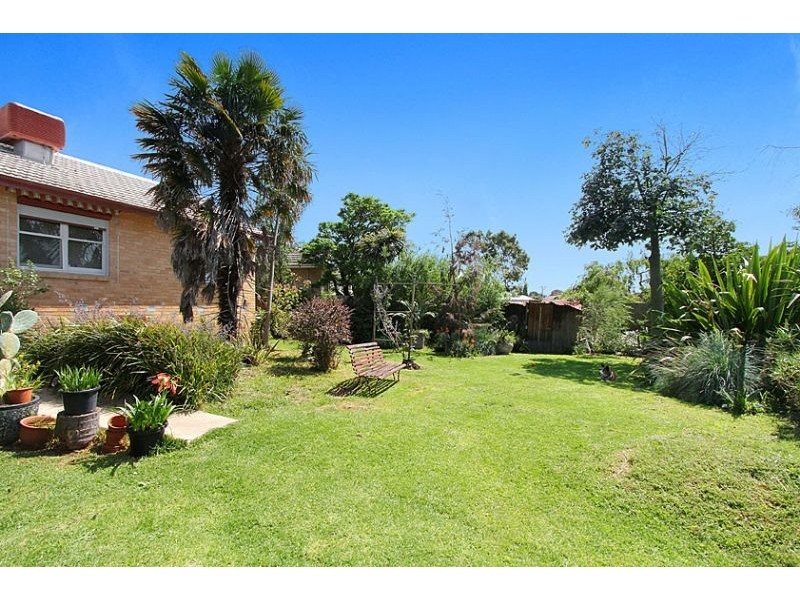 38 Gisborne Crescent, Reservoir VIC 3073