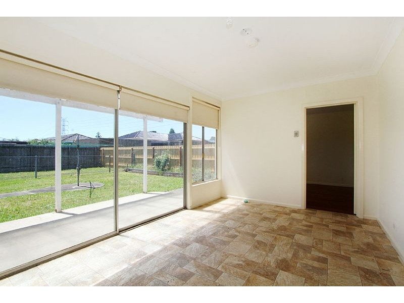 6 Emma Avenue, Reservoir VIC 3073