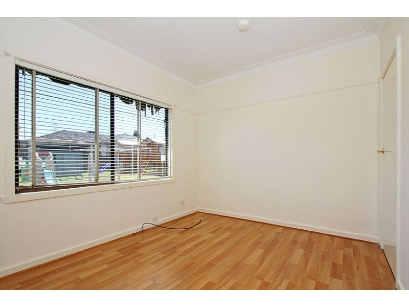 4 Emma Avenue, Reservoir VIC 3073