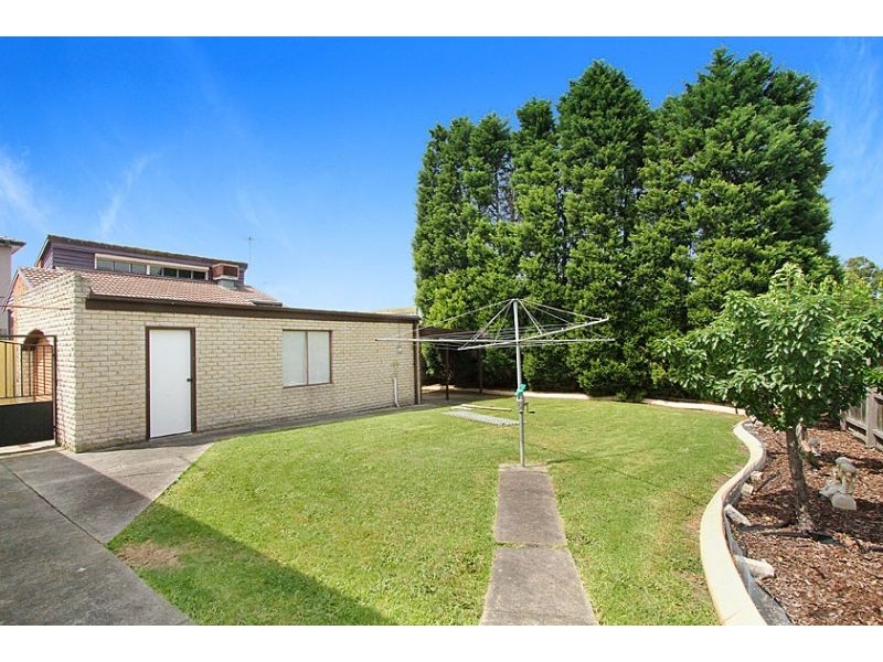 15 Rathcown Road, Reservoir VIC 3073