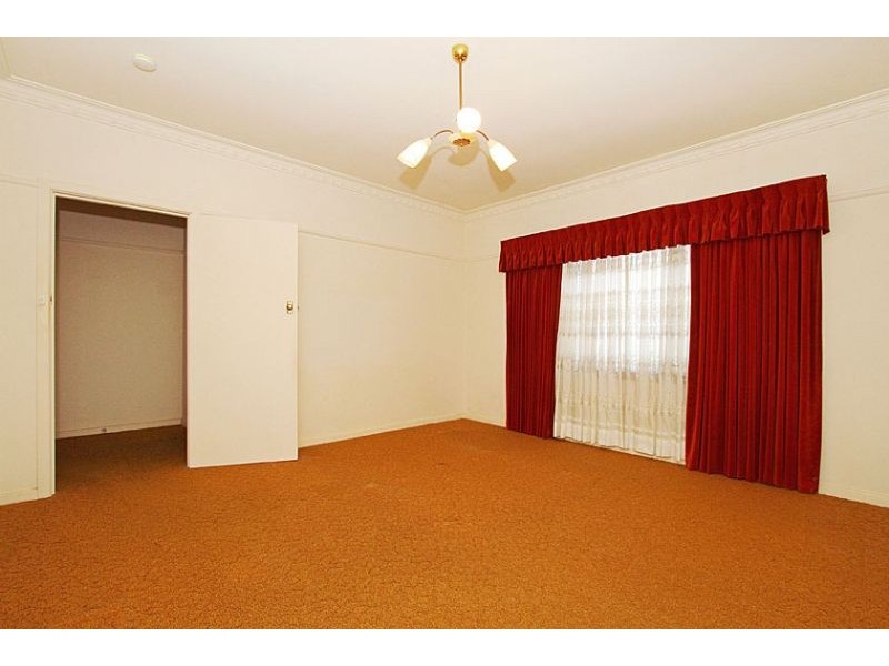 175 Rathcown Road, Reservoir VIC 3073