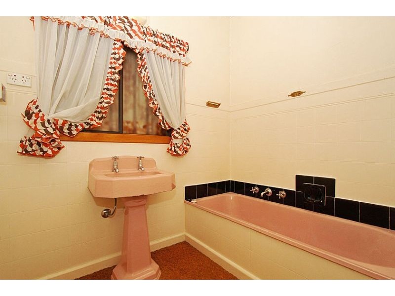 175 Rathcown Road, Reservoir VIC 3073