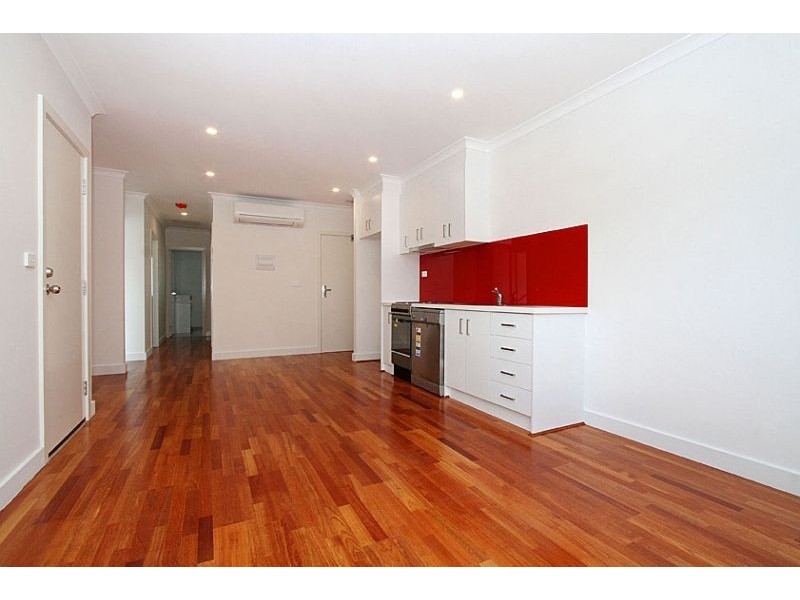 4/4 Henry Street, Reservoir VIC 3073
