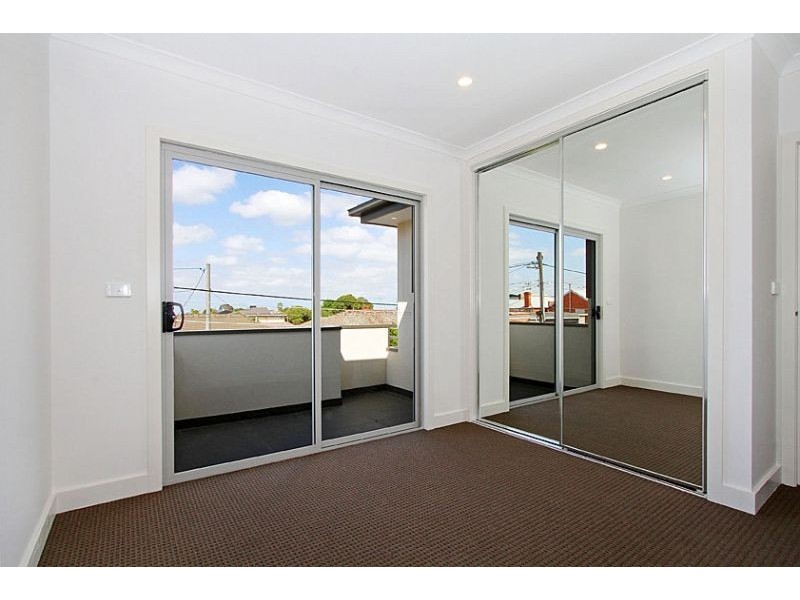 4/4 Henry Street, Reservoir VIC 3073
