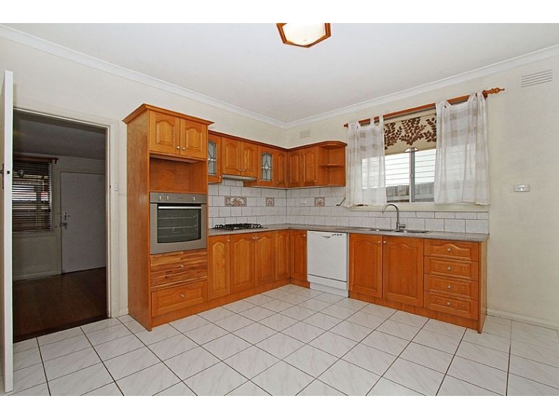 1/9 Cool Street, Reservoir VIC 3073
