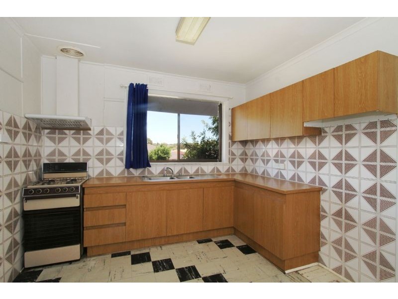 10 Fordham Road, Reservoir VIC 3073
