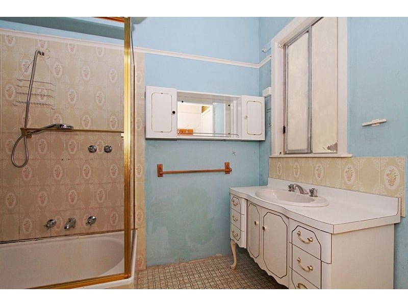 87 Barton Street, Reservoir VIC 3073