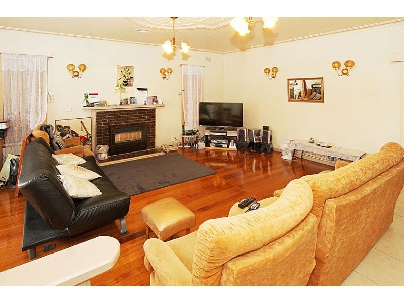 16A Merrilands Road, Reservoir VIC 3073