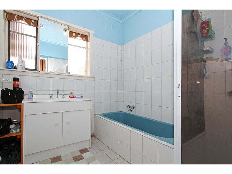 16A Merrilands Road, Reservoir VIC 3073