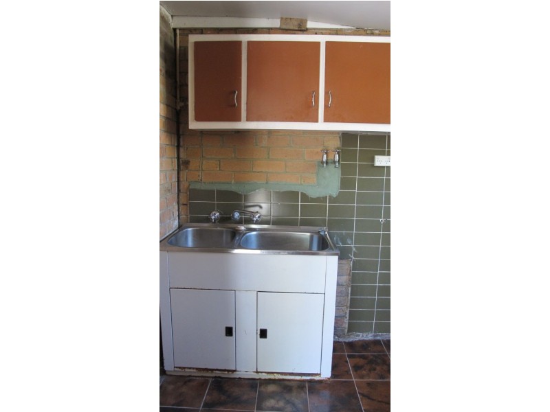 75 Cheddar Road, Reservoir VIC 3073