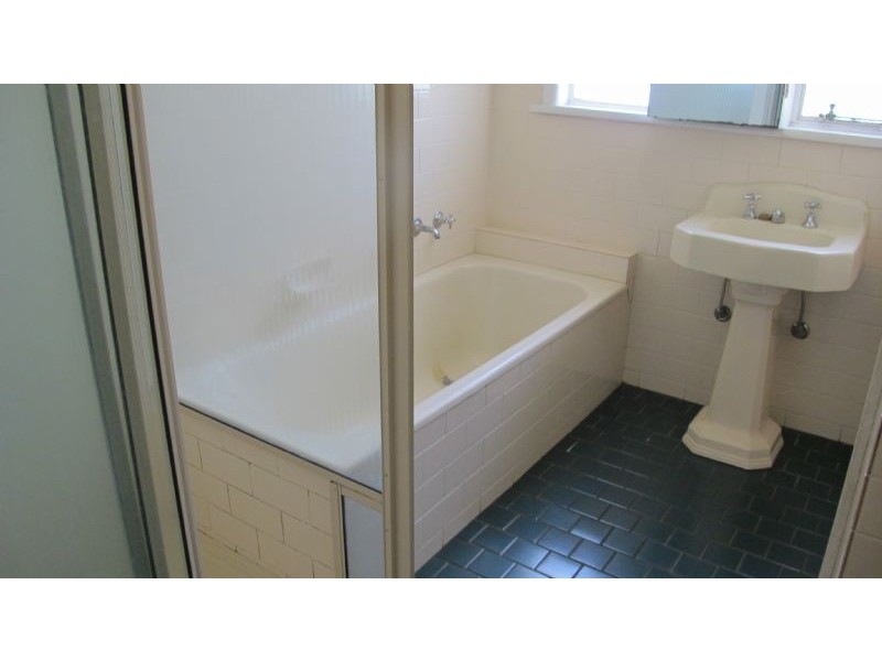 75 Cheddar Road, Reservoir VIC 3073