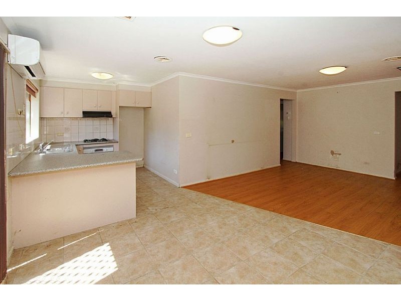 8/2A Crookston Road, Reservoir VIC 3073