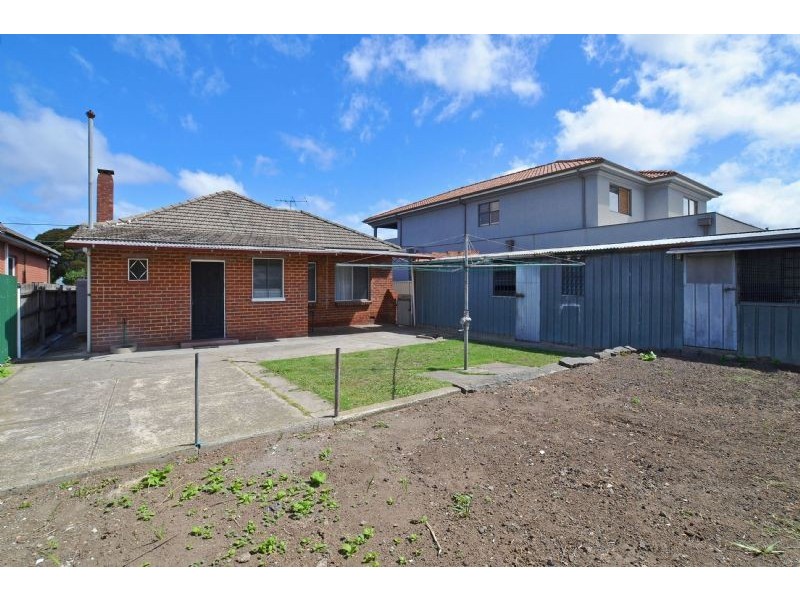 12 Wurruk Avenue, Preston VIC 3072