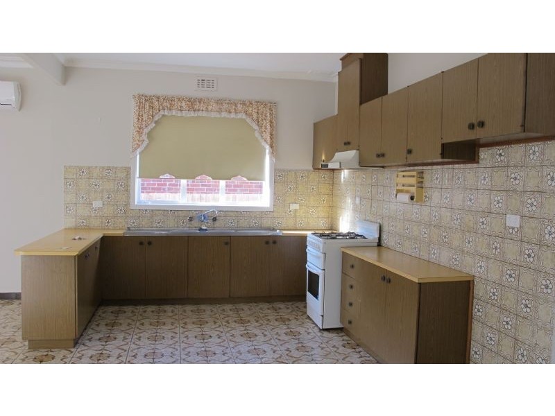 13 Best Street, Reservoir VIC 3073