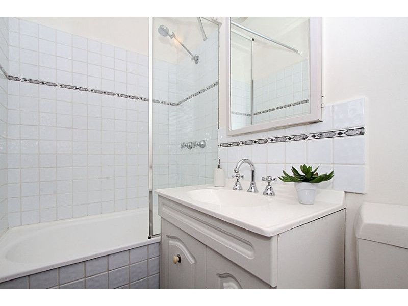 10/194 Purinuan Road, Reservoir VIC 3073