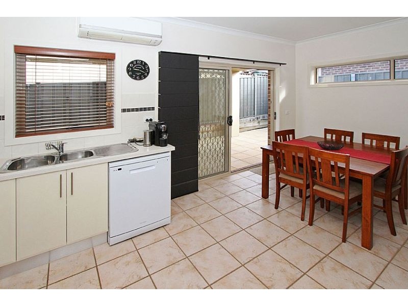 3/94 Purinuan Road, Reservoir VIC 3073