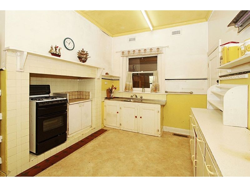 13 Southernhay Street, Reservoir VIC 3073