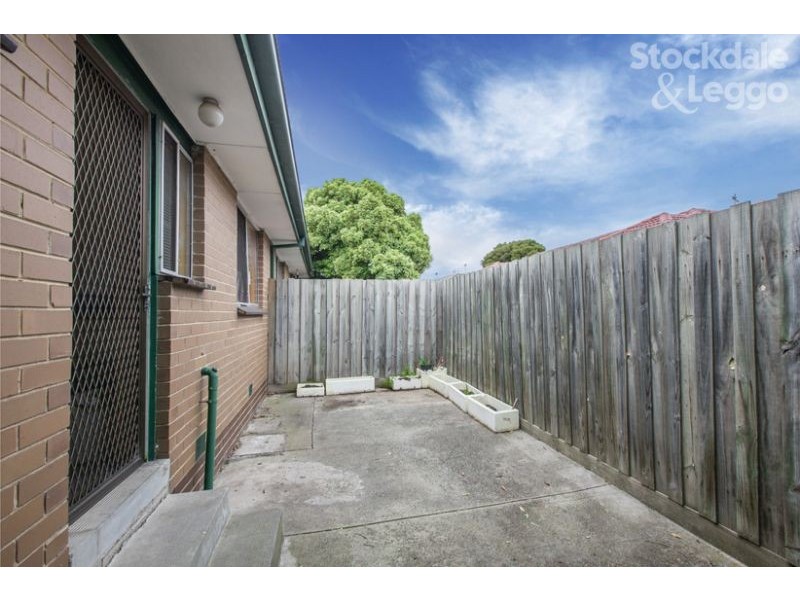 2/11 Johnson Street, Reservoir VIC 3073