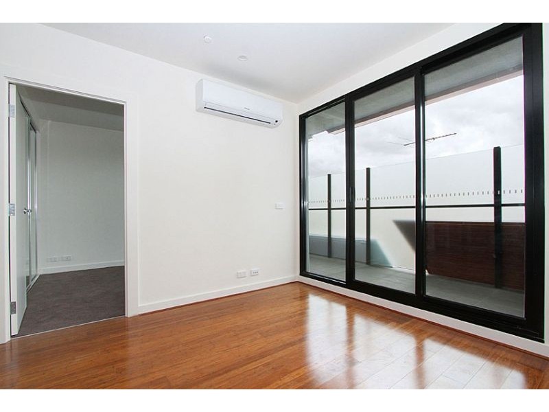 201/14-18 Gilbert Road, Reservoir VIC 3073
