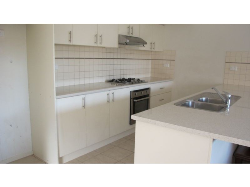 Unit 2/24 Manoel Avenue, Reservoir VIC 3073