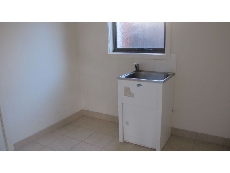 Unit 2/24 Manoel Avenue, Reservoir VIC 3073