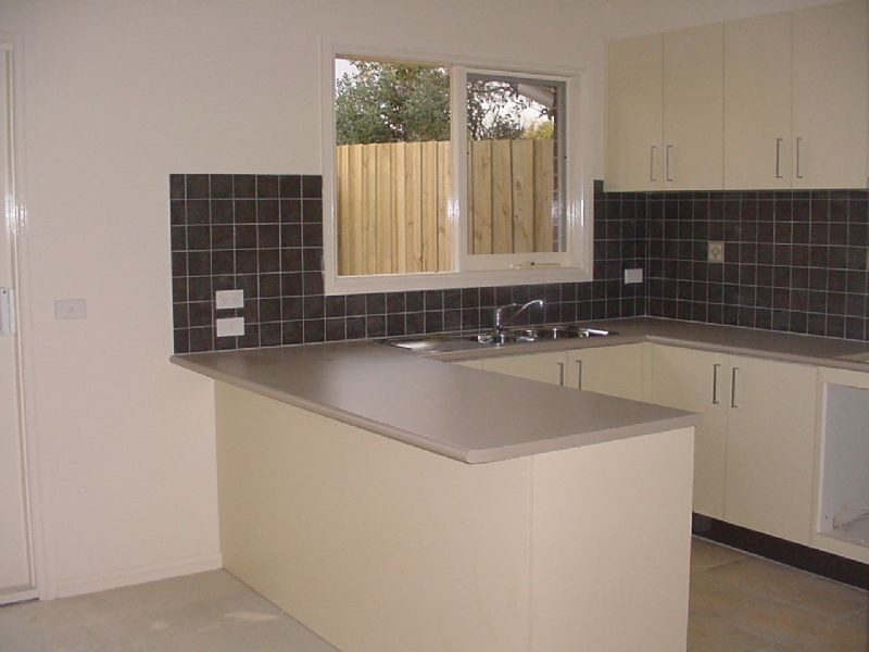 2/7 VIEW ROAD, Bayswater VIC 3153