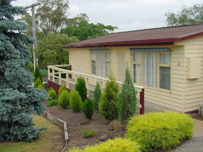 12  Weyburn Road, Boronia VIC 3155