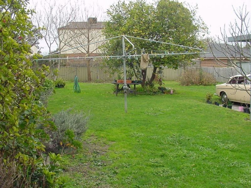 2 Kenneth Road, Bayswater VIC 3153