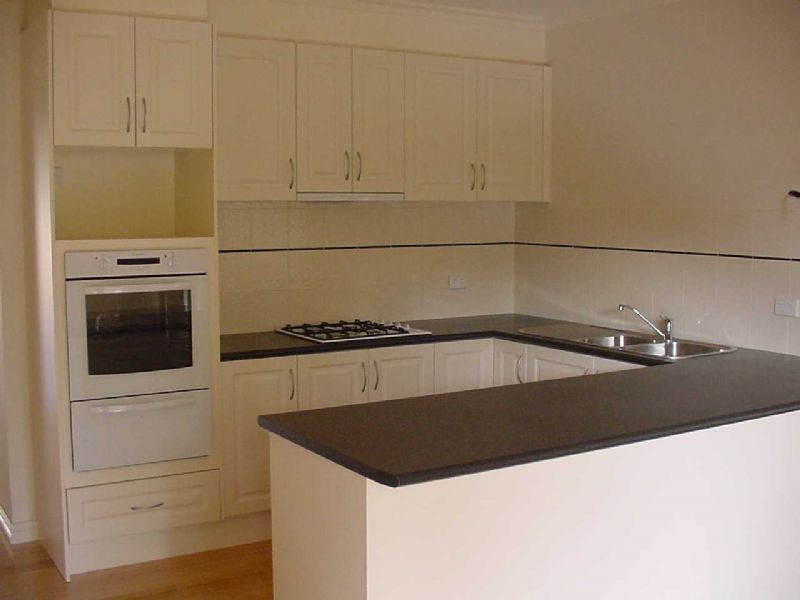 2/4 HIGHMOOR AVENUE, Bayswater VIC 3153