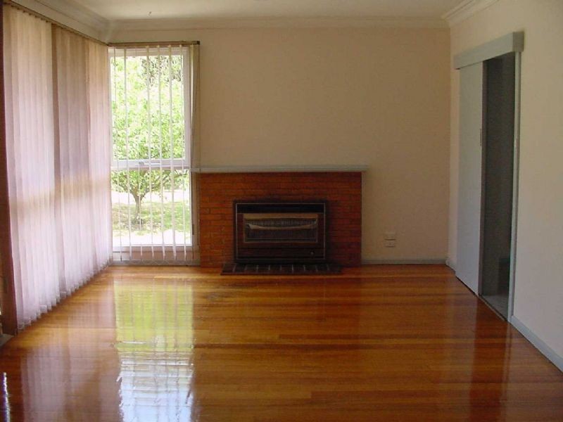 2 WARRIEN COURT, Bayswater VIC 3153