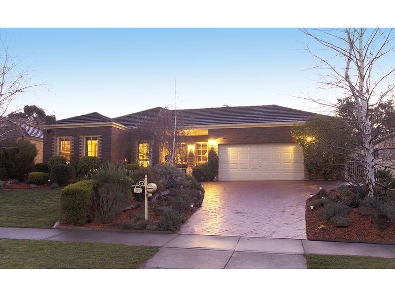 27 Chamberlain Drive, Kilsyth South VIC 3137