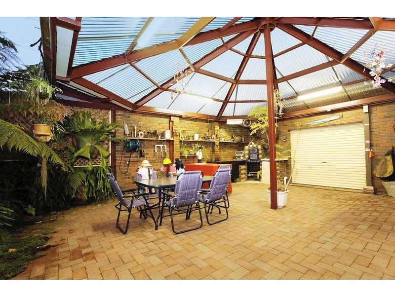 27 Chamberlain Drive, Kilsyth South VIC 3137
