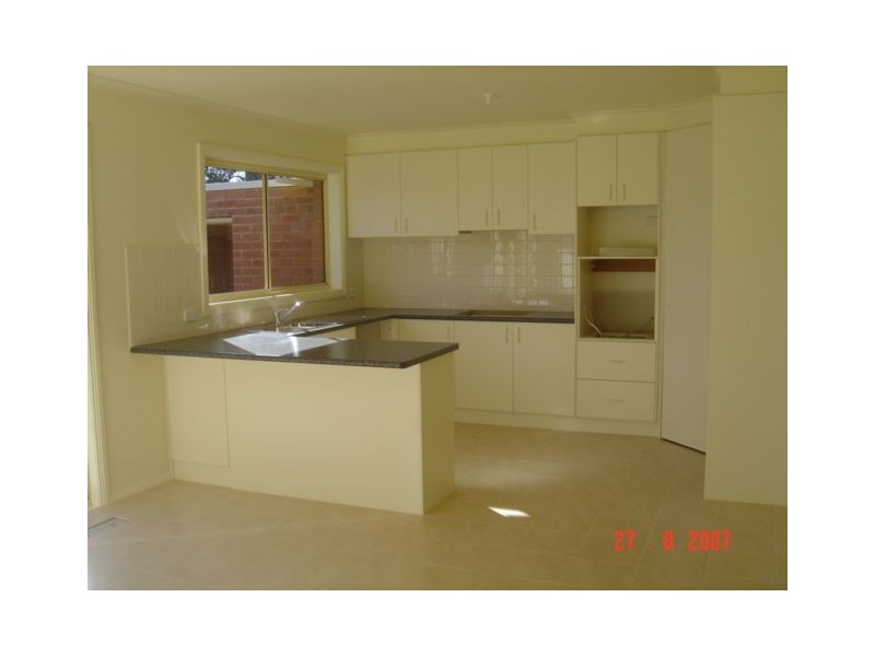 2/88-90 Liverpool Road, Kilsyth VIC 3137