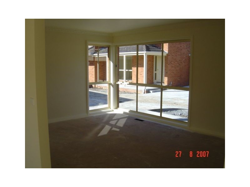 2/88-90 Liverpool Road, Kilsyth VIC 3137