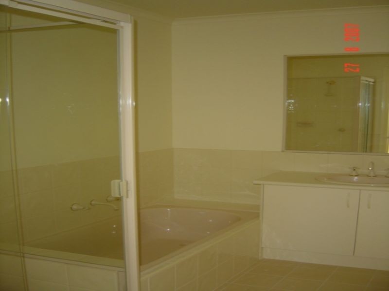 4/88-90 Liverpool Road, Kilsyth VIC 3137