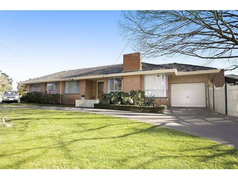 32 Bona Vista Road, Bayswater VIC 3153