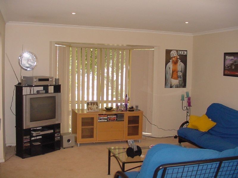 2/9 Pine Road, Bayswater VIC 3153