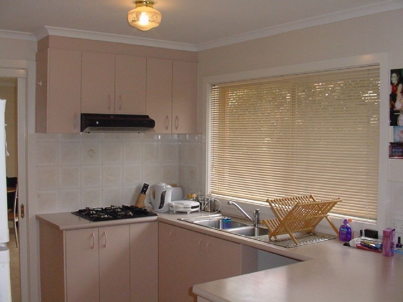 2/9 Pine Road, Bayswater VIC 3153