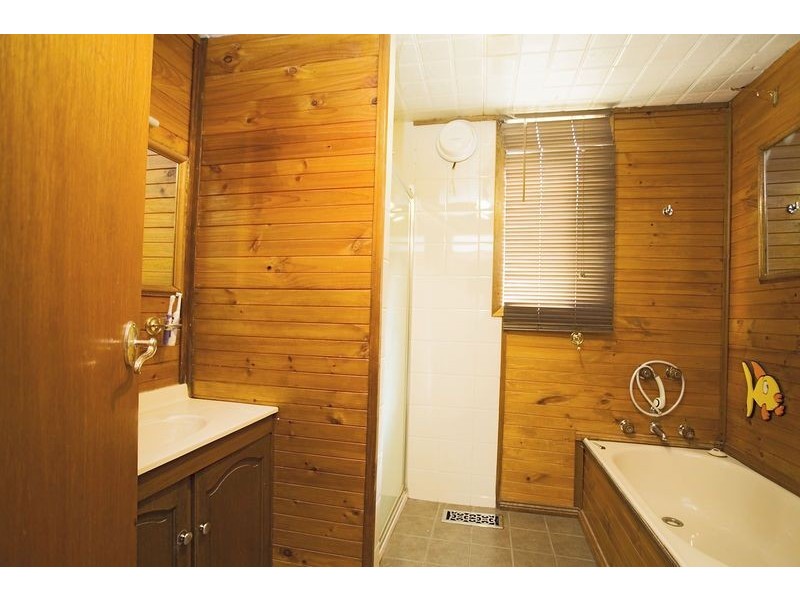 1 HAMILTON ROAD, Bayswater VIC 3153