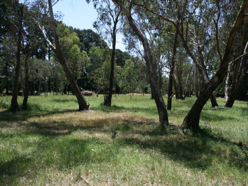 15-17 Chanders Lane, Kilsyth South VIC 3137