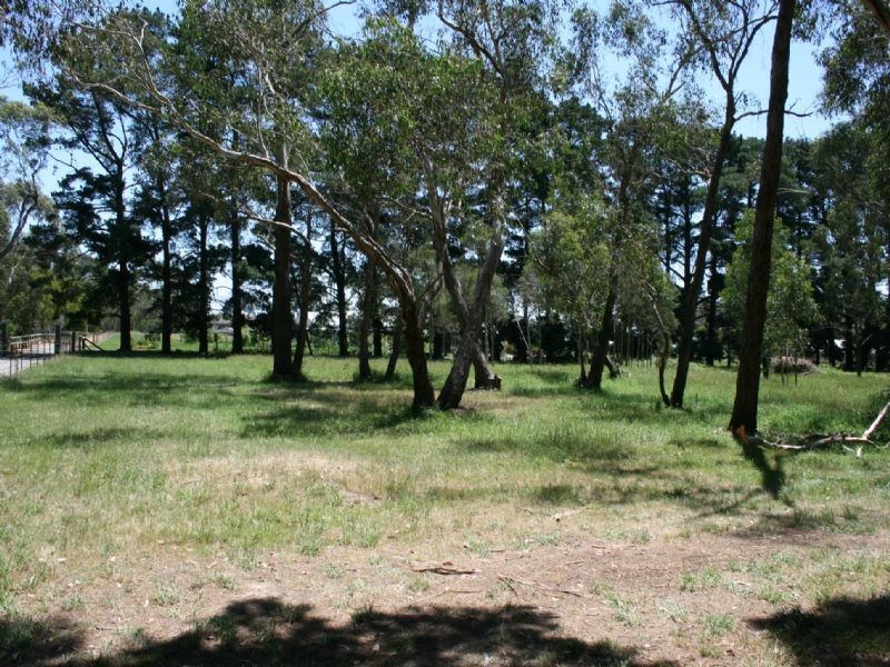 15-17 Chanders Lane, Kilsyth South VIC 3137