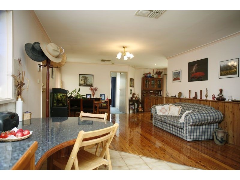 19 WINCHESTER DRIVE, Bayswater North VIC 3153