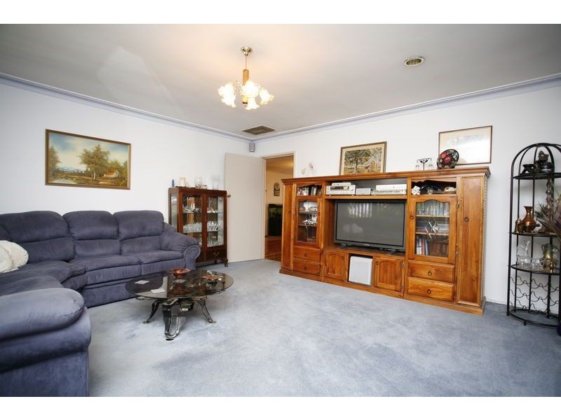 19 WINCHESTER DRIVE, Bayswater North VIC 3153